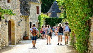 découvrez le projet ambitieux de valorisation d'un îlot urbain à beaulieu-sur-dordogne, prévu pour 2024. une initiative qui vise à transformer cet espace en un lieu de vie dynamique et attractif, alliant patrimoine, nature et modernité.