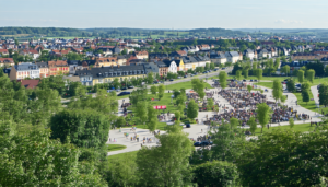 découvrez l'avancement des travaux d'aménagement du terrain attenant à la salle des fêtes de lingèvres, qui touchent à leur fin. un espace revitalisé pour accueillir vos événements et renforcer le lien social dans la commune.